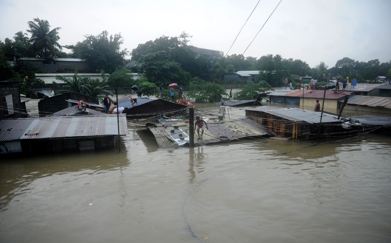 Inundaciones y lluvias navideñas ahora causan muertes en Filipinas